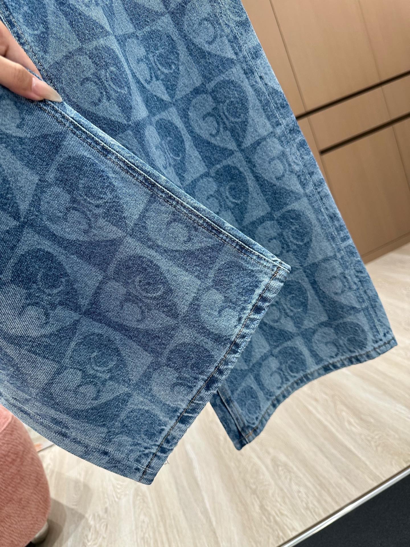 printed jeans