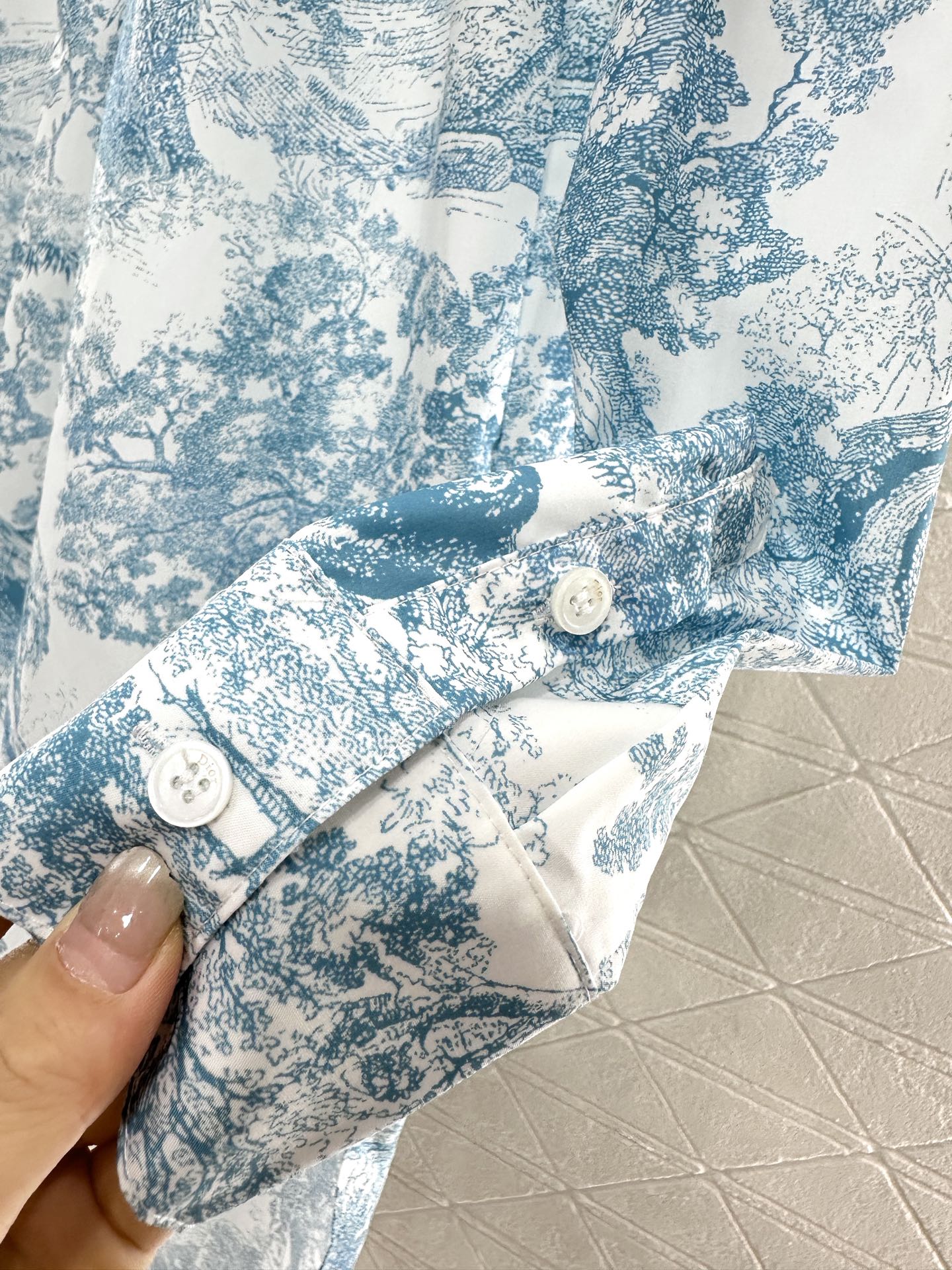 Printed silhouette shirt