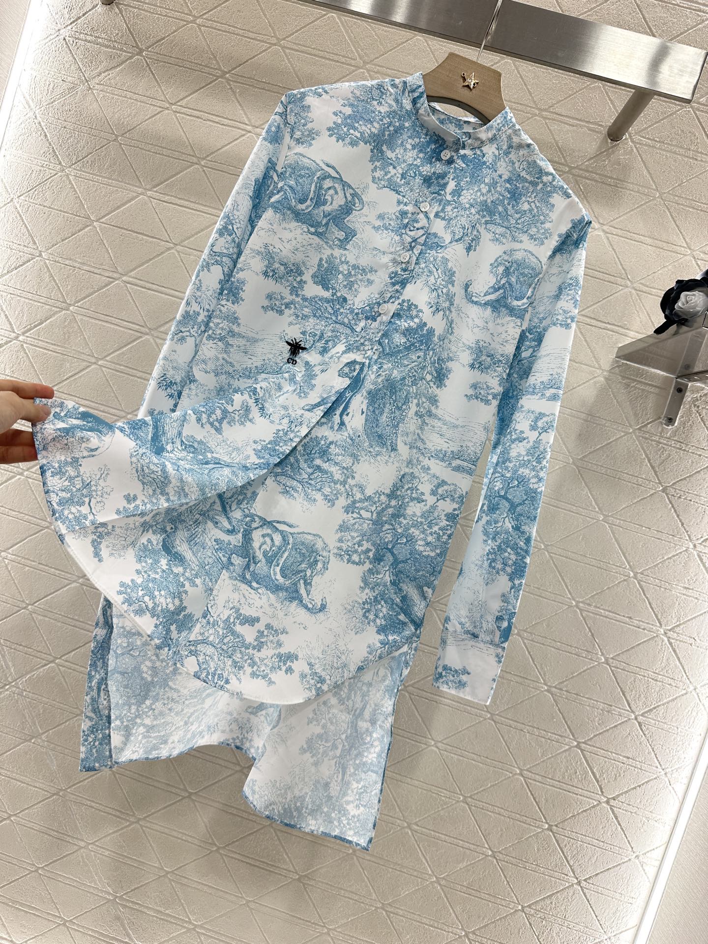 Printed silhouette shirt