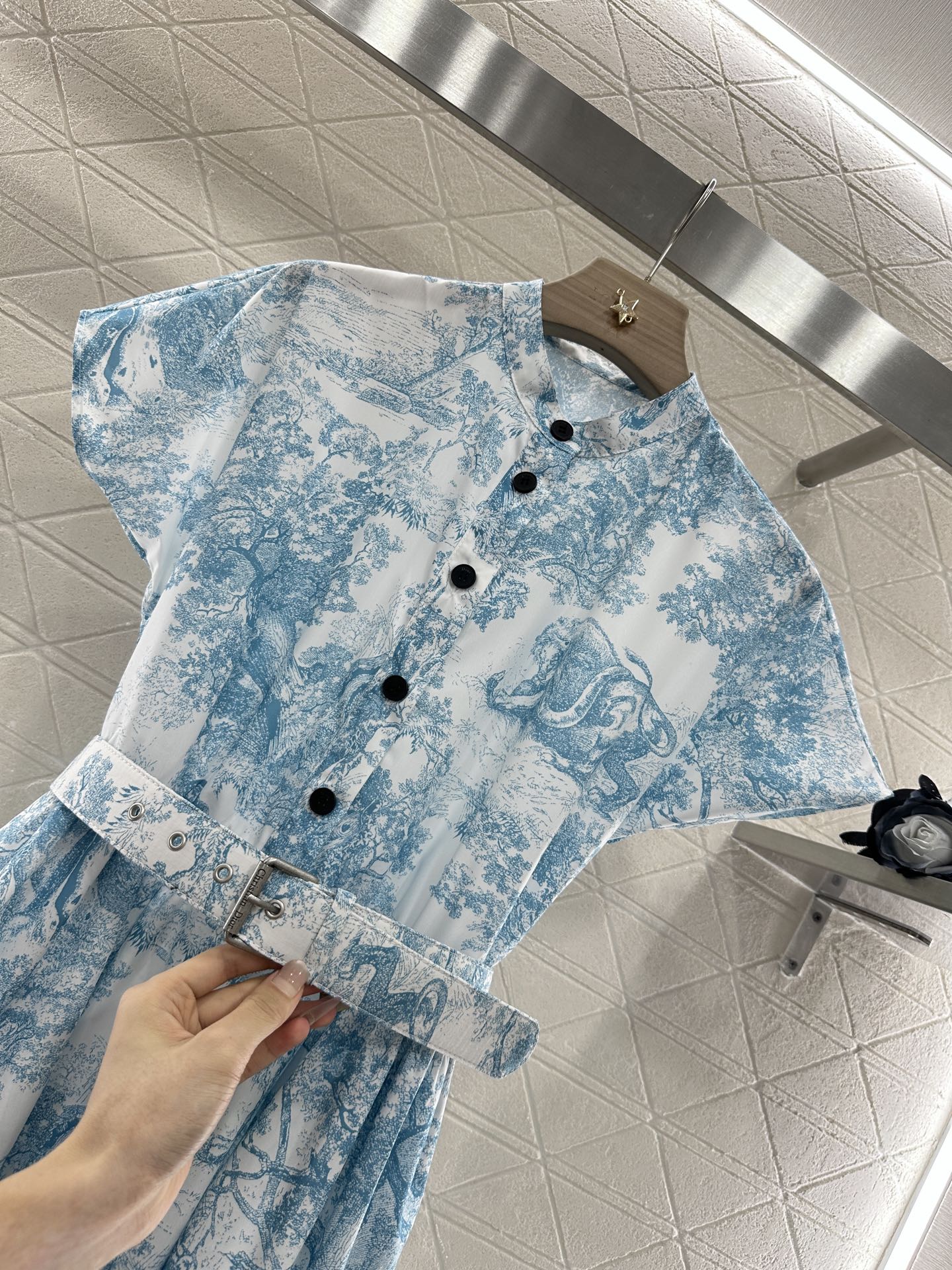 Flip collar short sleeved printed dress