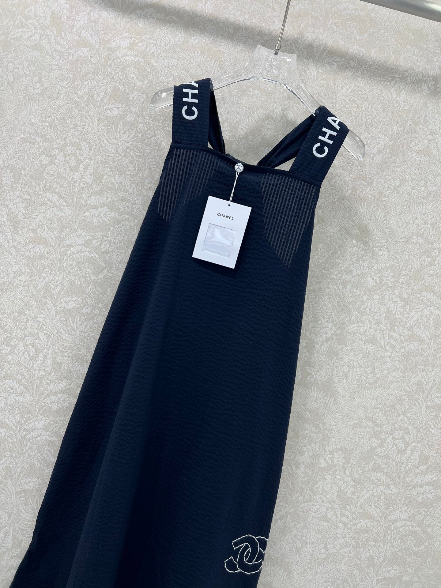 25 new vintage dresses