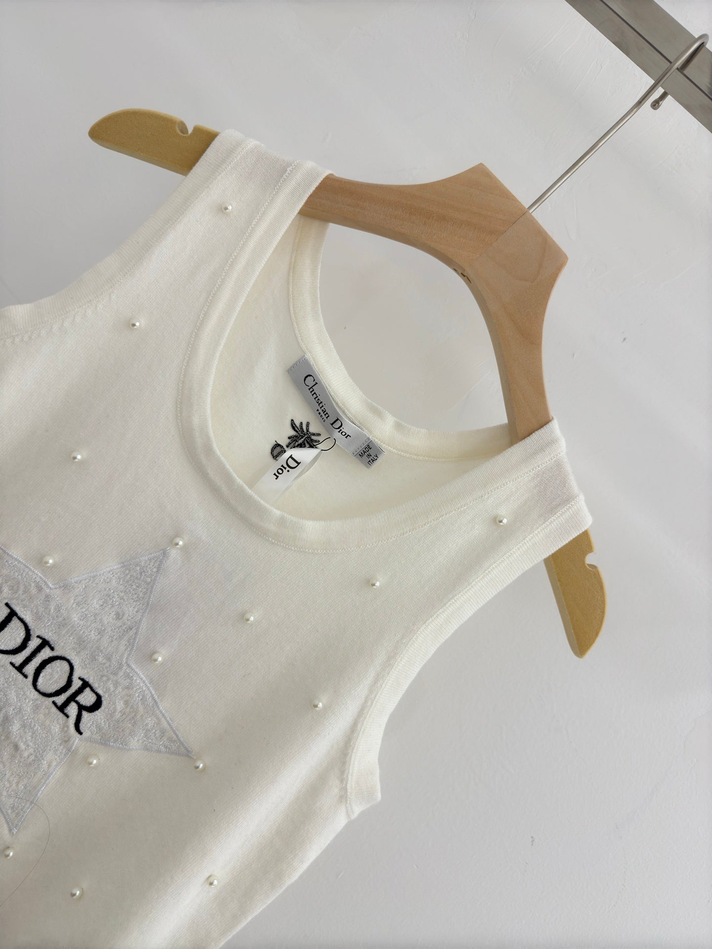 25fw Pearl sleeveless vest