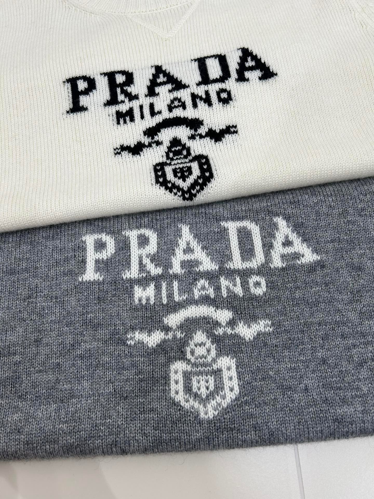 Wool short sweater