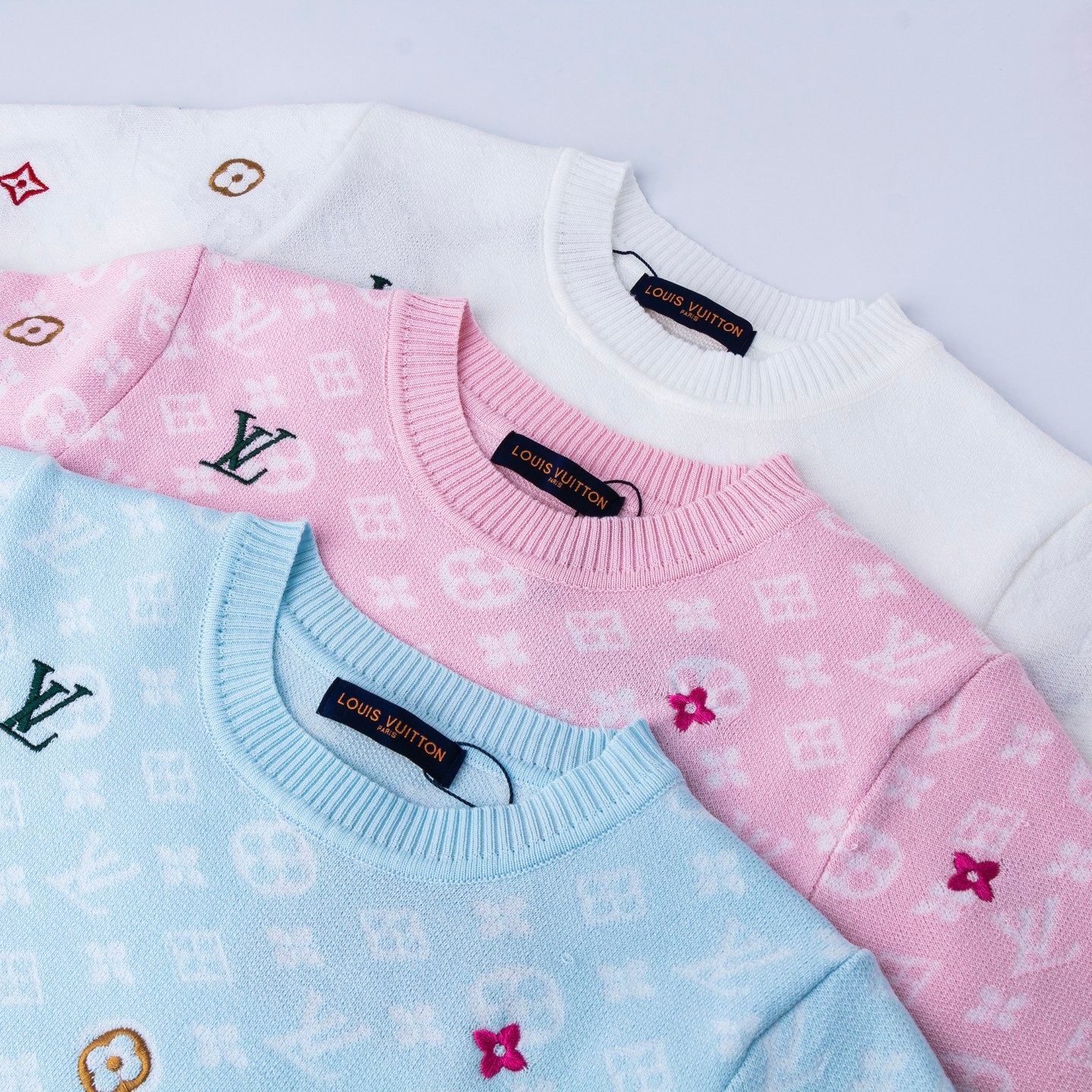 25 Knitted Embroidered Short Sleeve