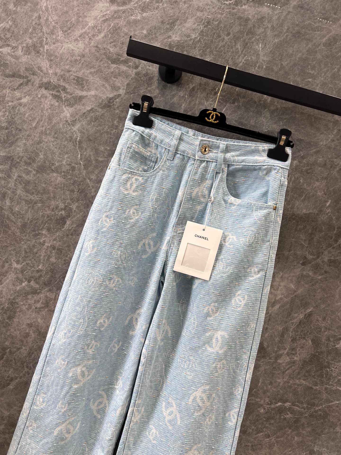 25p Early Spring New