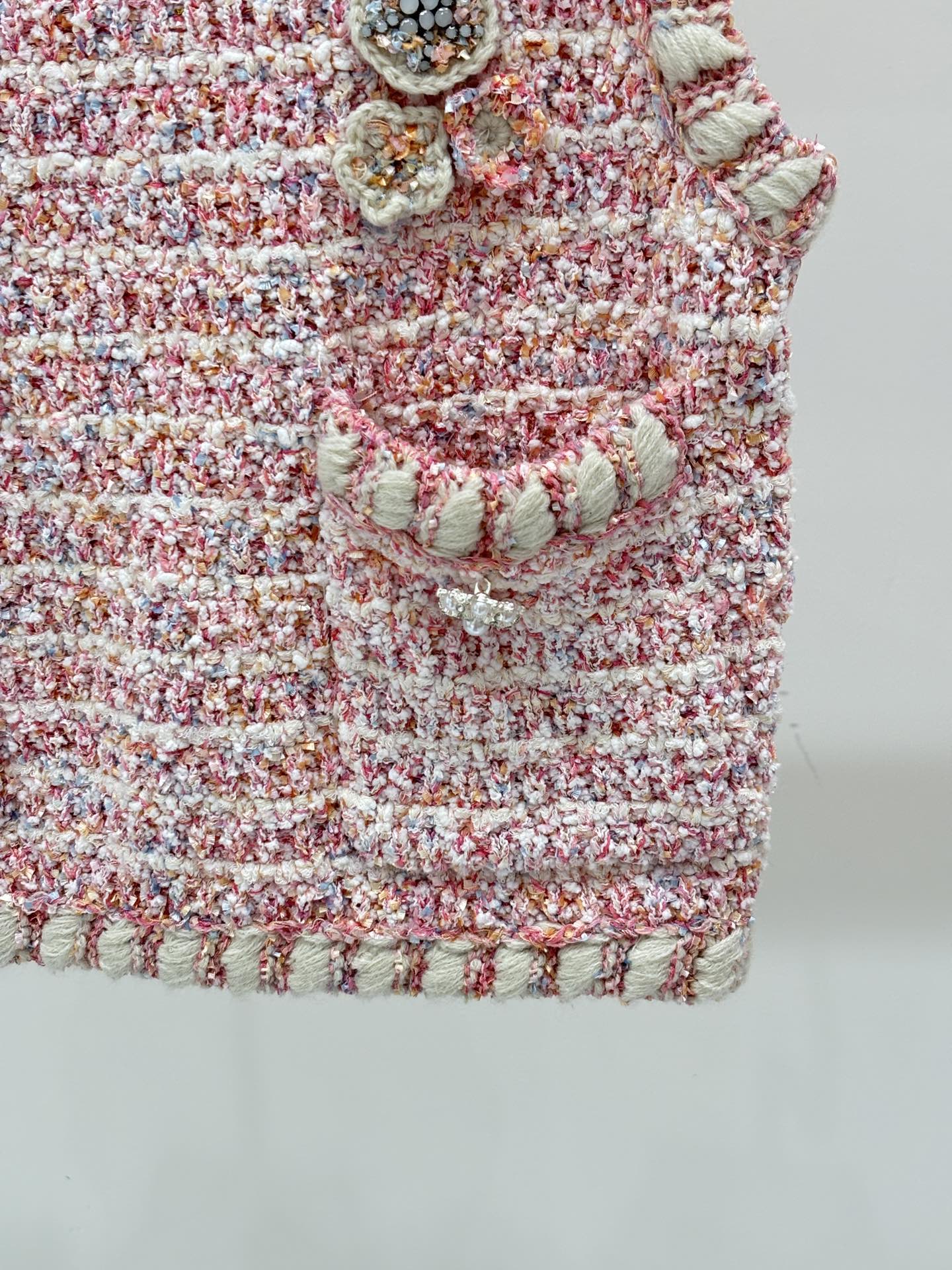 25 Early Spring New Round Neck Hand-beaded Tweed Heavy Knitted Vest + Dress