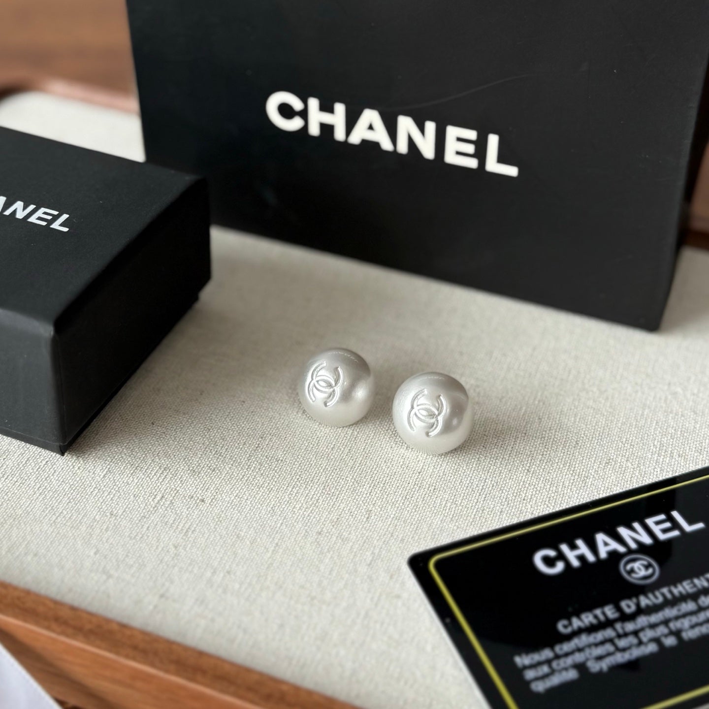 C Small pearl earrings