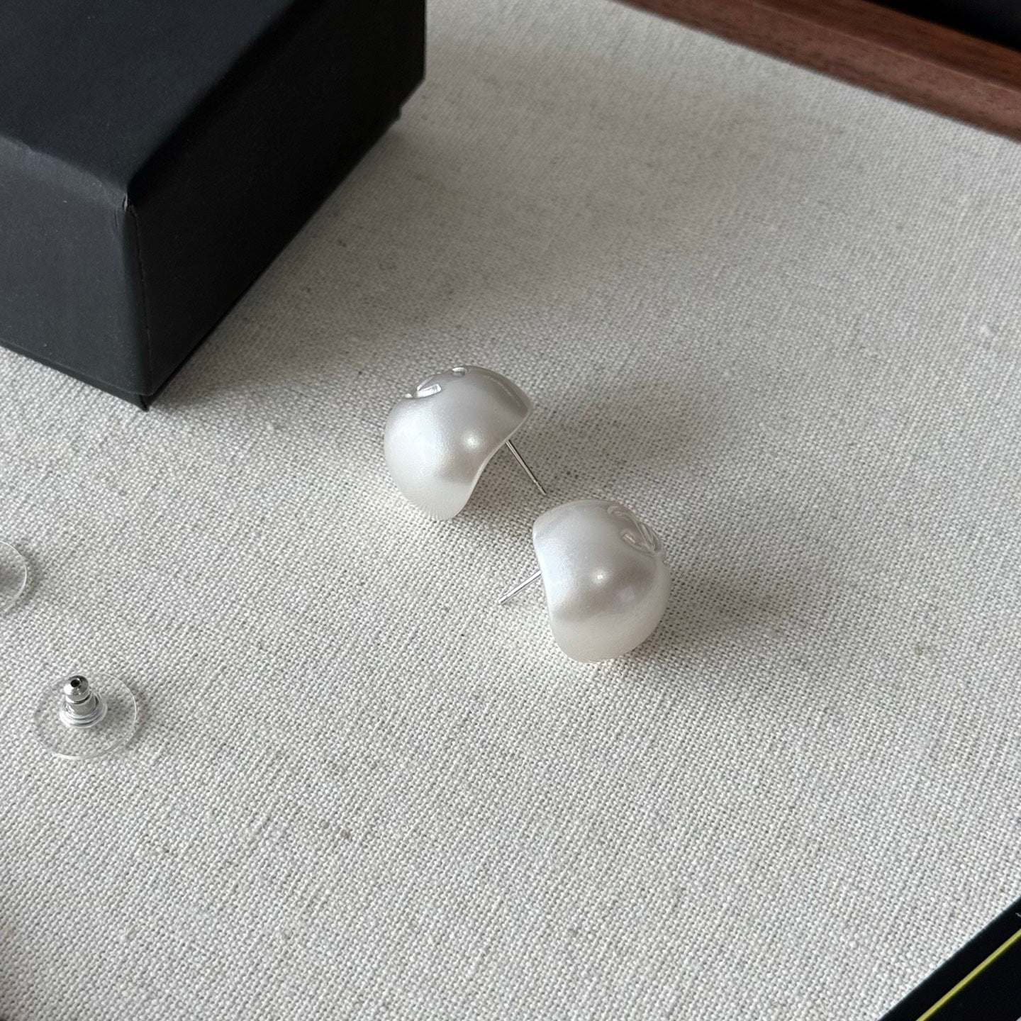 C Small pearl earrings