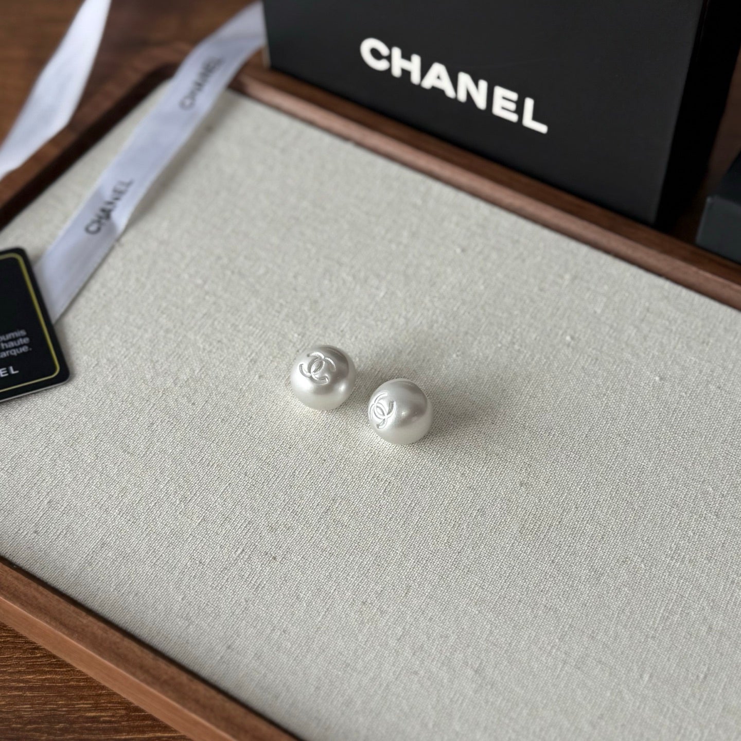 C Small pearl earrings