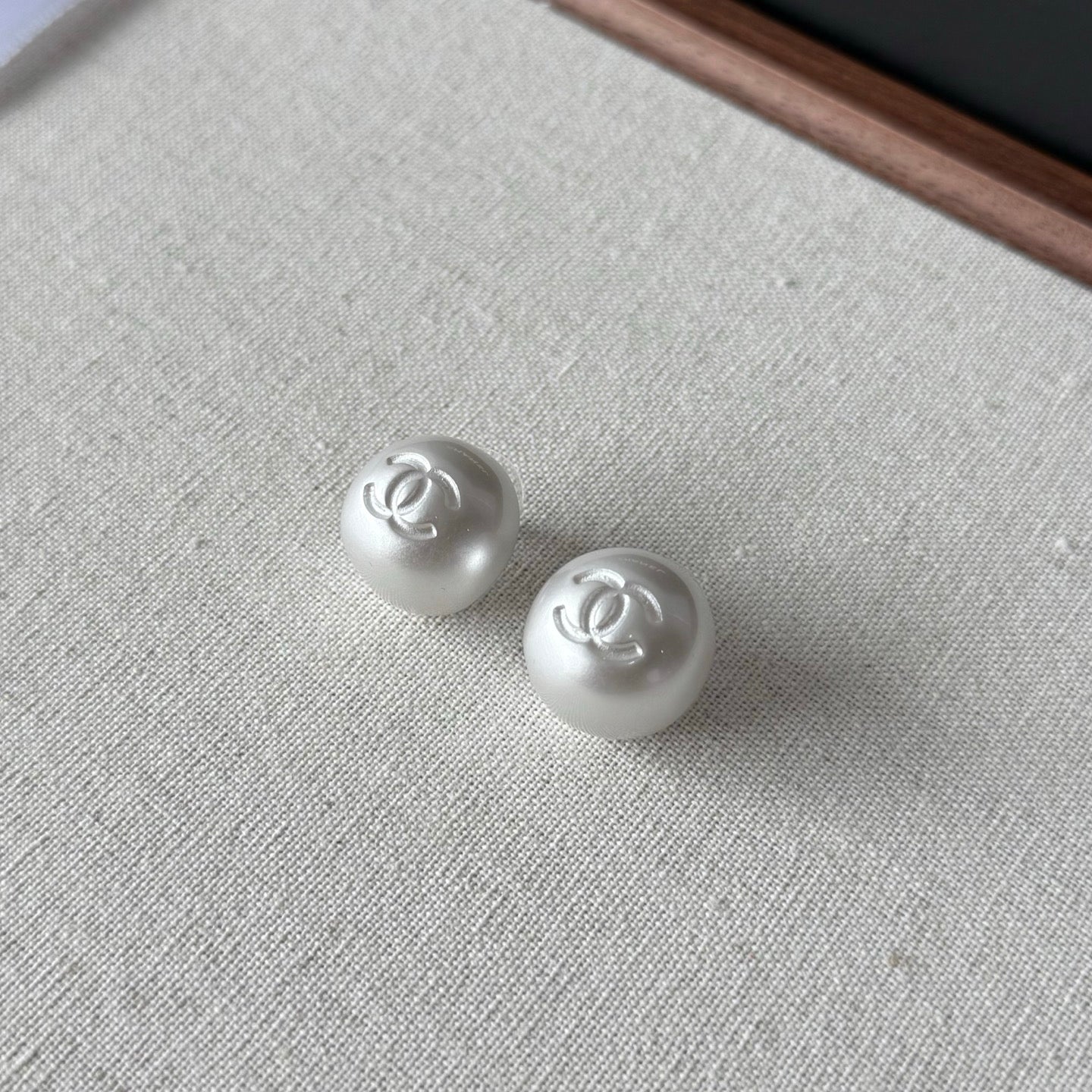 C Small pearl earrings