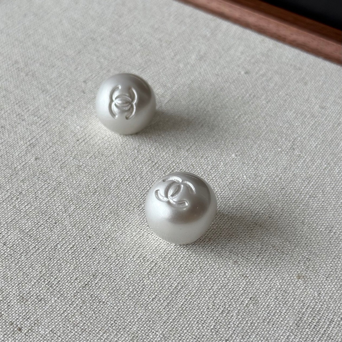 C Small pearl earrings