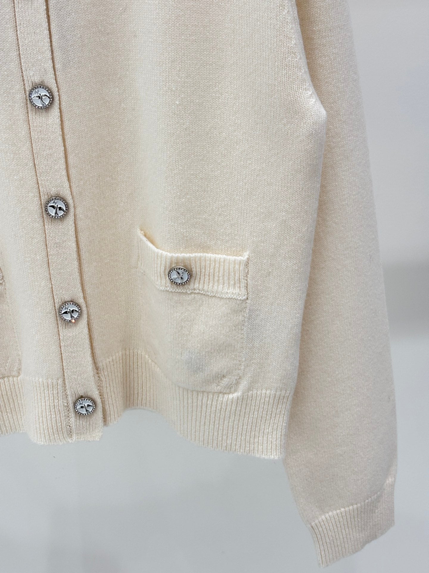 25 Cashmere cardigan