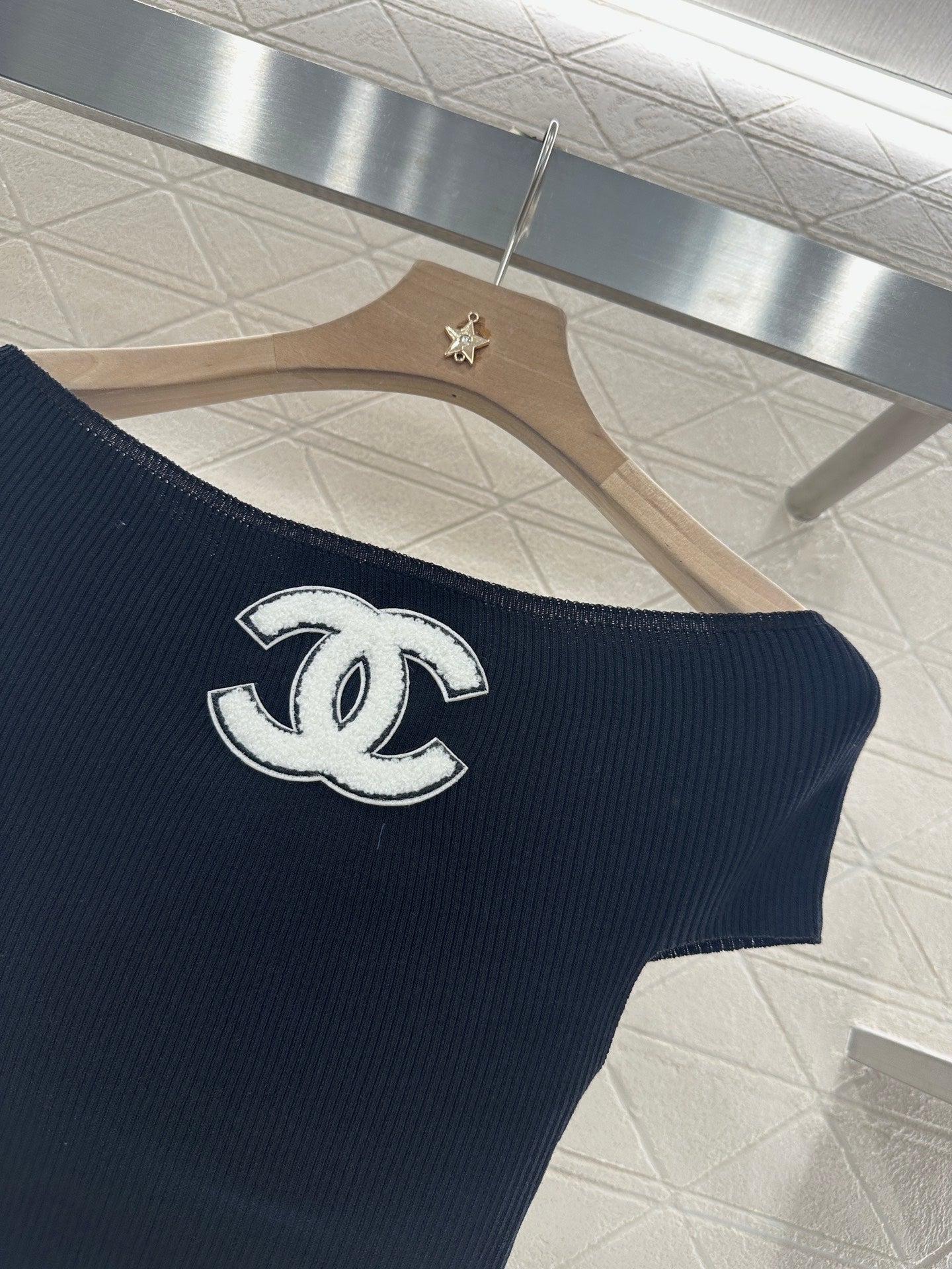 25 New Arrival One Shoulder Knit Top