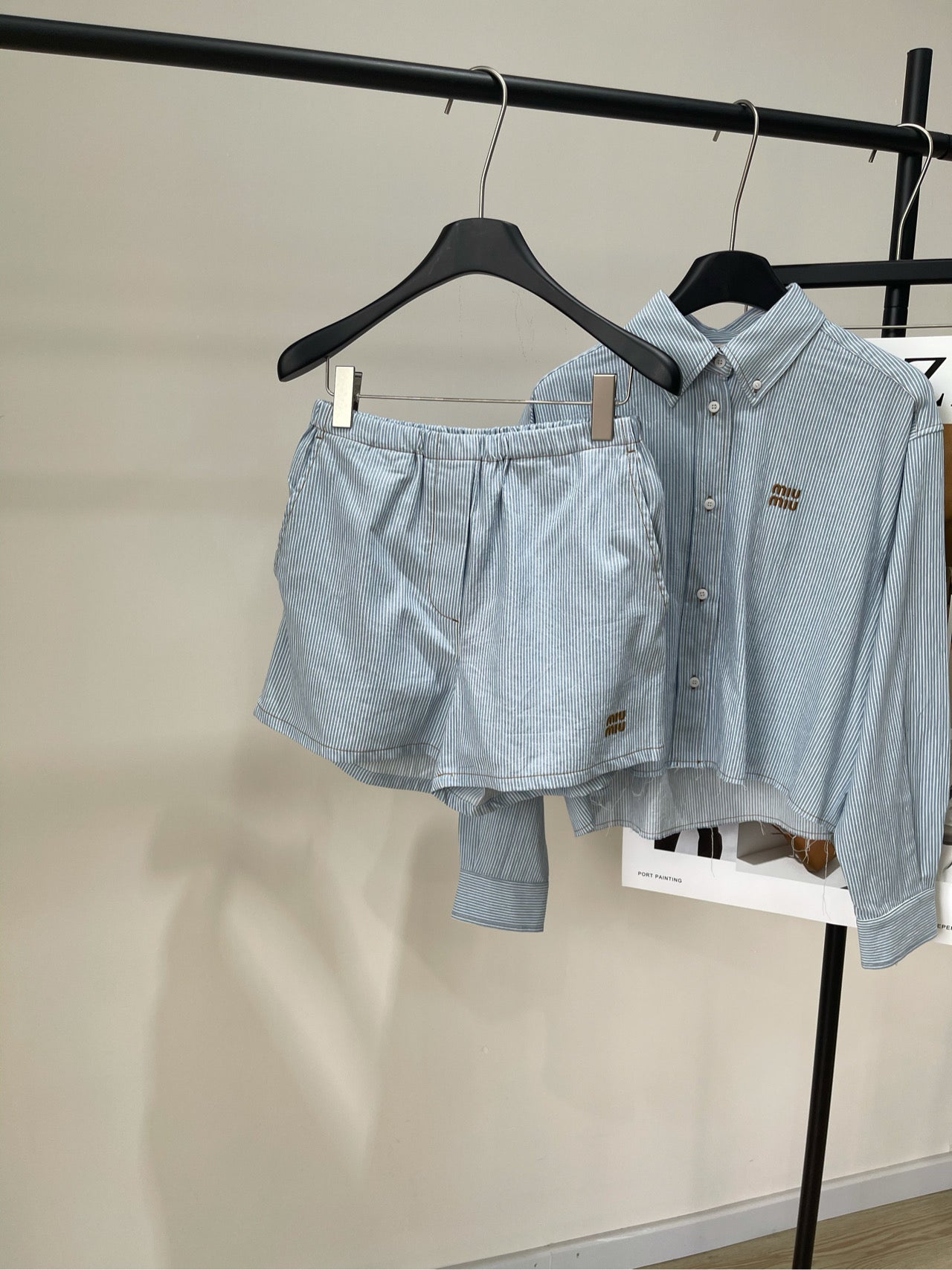 Collar light striped shirt 👔➕ shorts 🩳