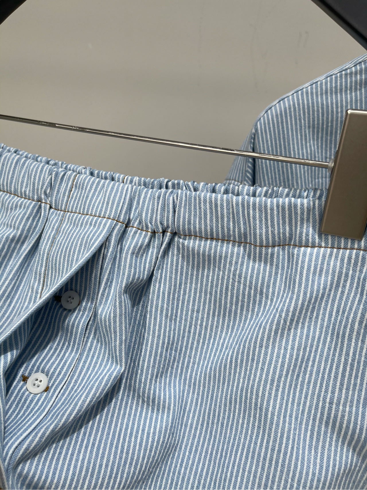 Collar light striped shirt 👔➕ shorts 🩳