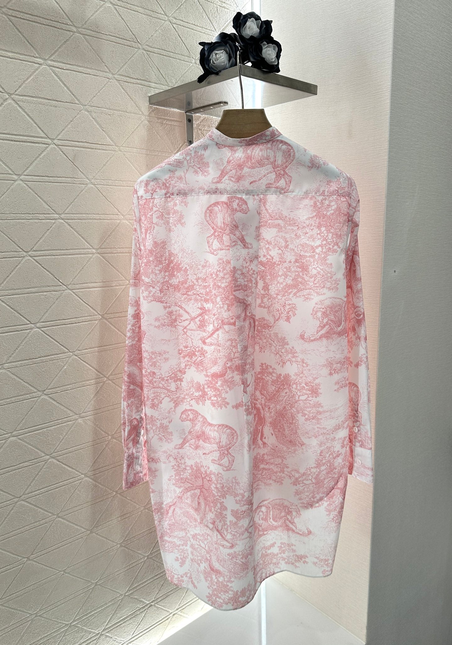 Printed silhouette shirt