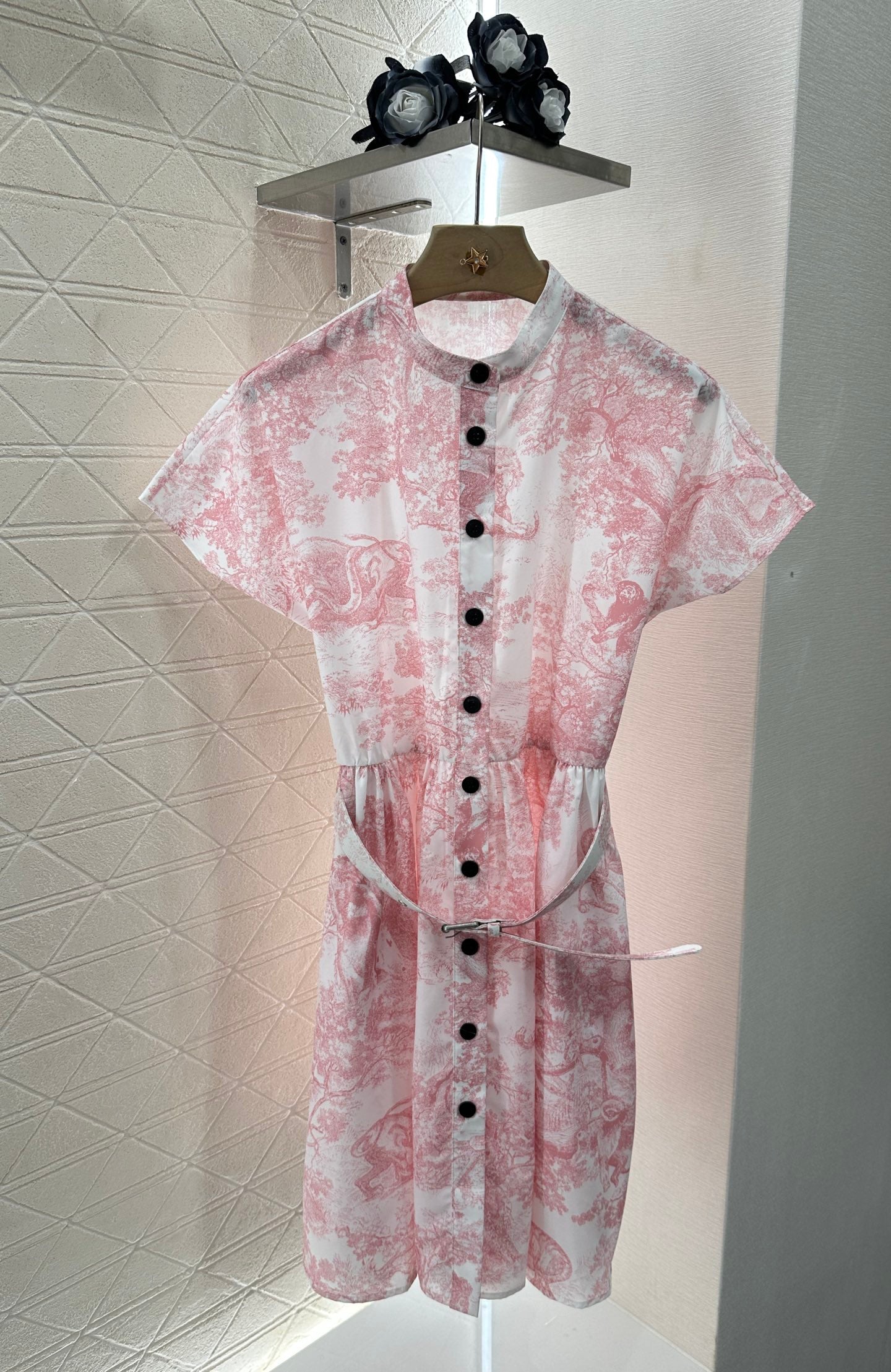 Flip collar short sleeved printed dress