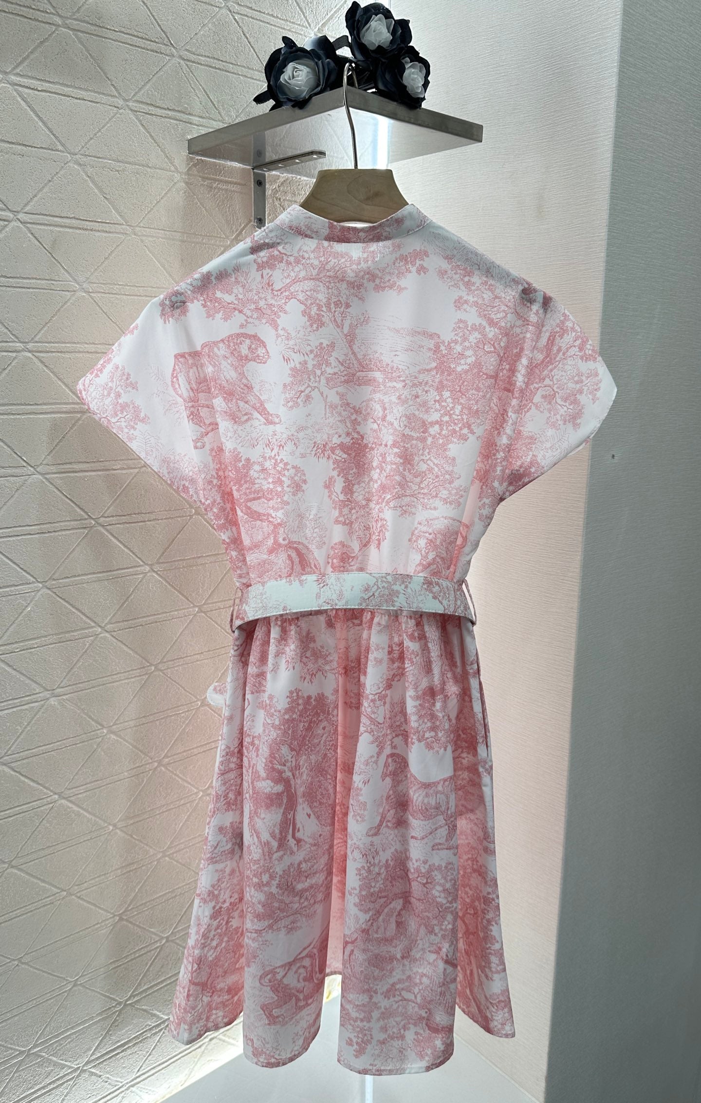 Flip collar short sleeved printed dress