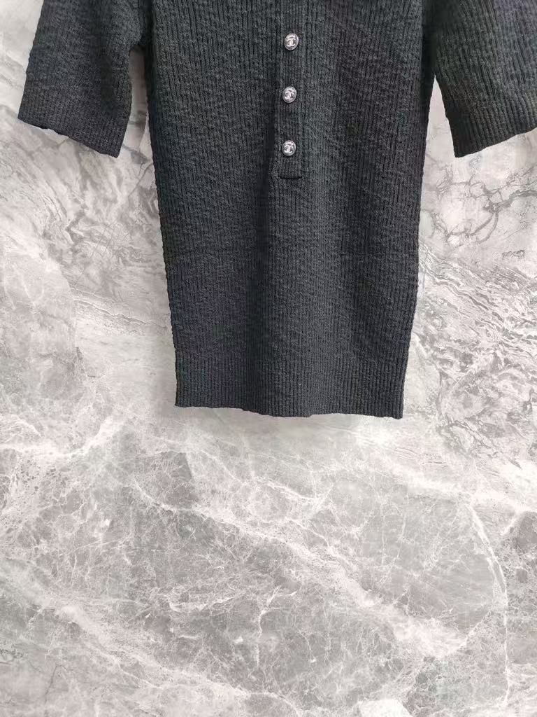 C 25 Crew neck logo button down short sleeve knit half cardigan