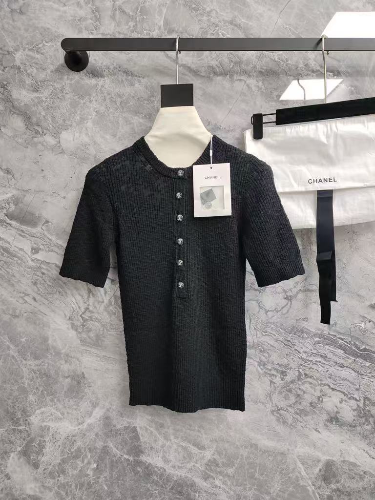 C 25 Crew neck logo button down short sleeve knit half cardigan
