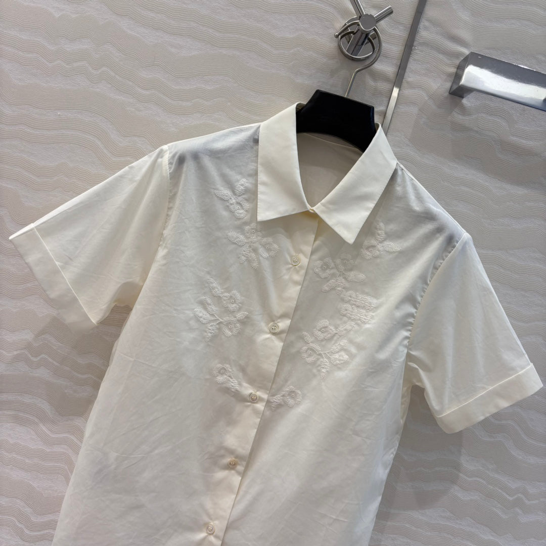 Intellectual Molecular College Style Positioning Embroidered Small Flower Shirt