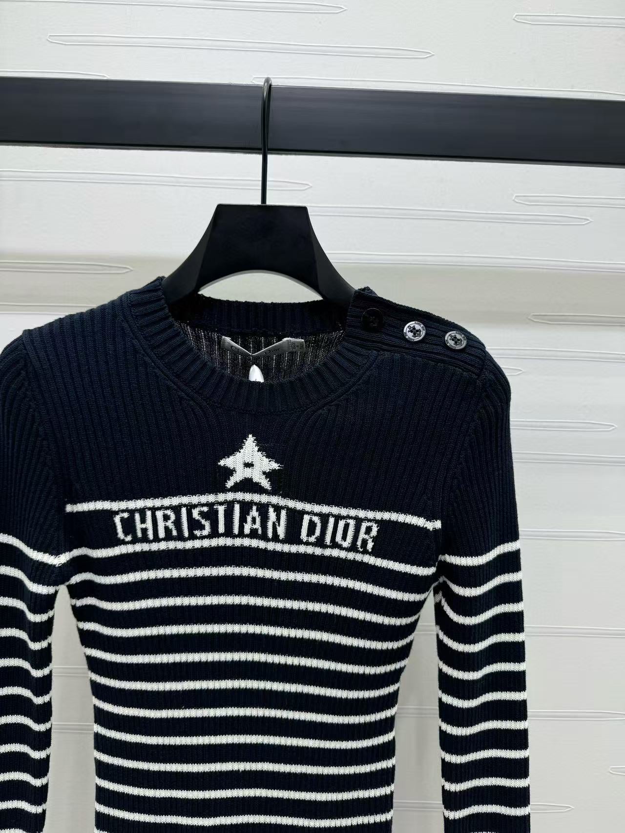 Five-pointed star jacquard striped knitted sweater
