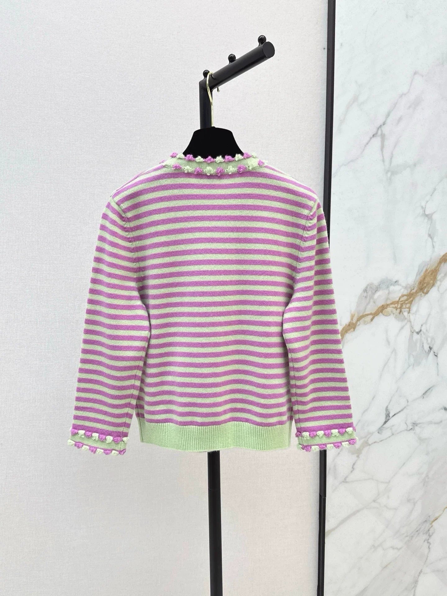 25 Striped suit strapless+cardigan