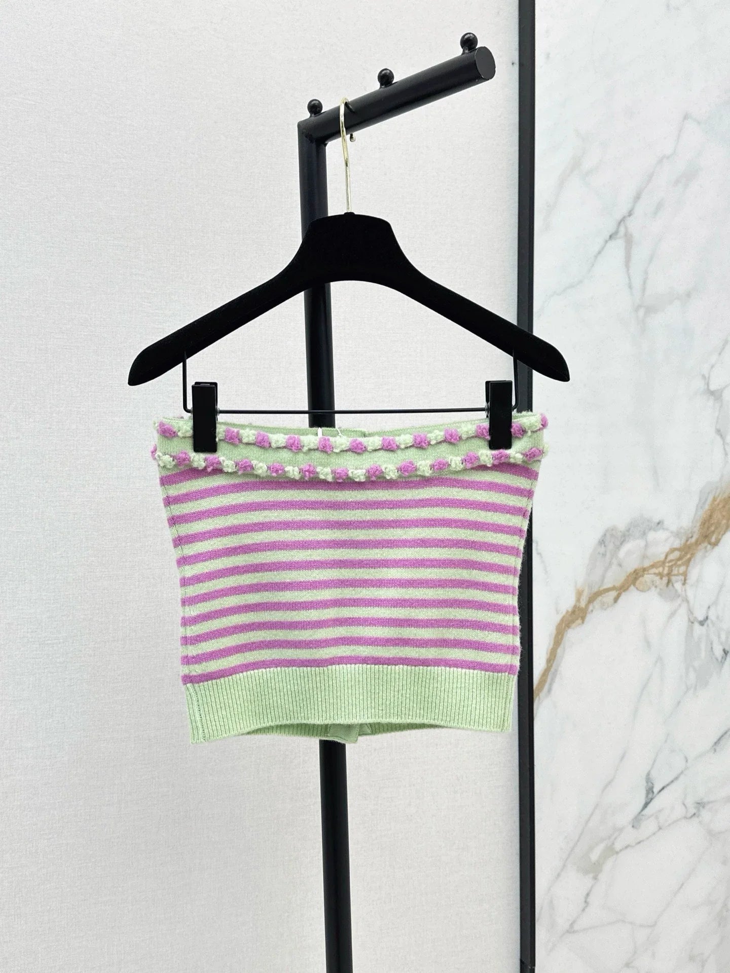 25 Striped suit strapless+cardigan