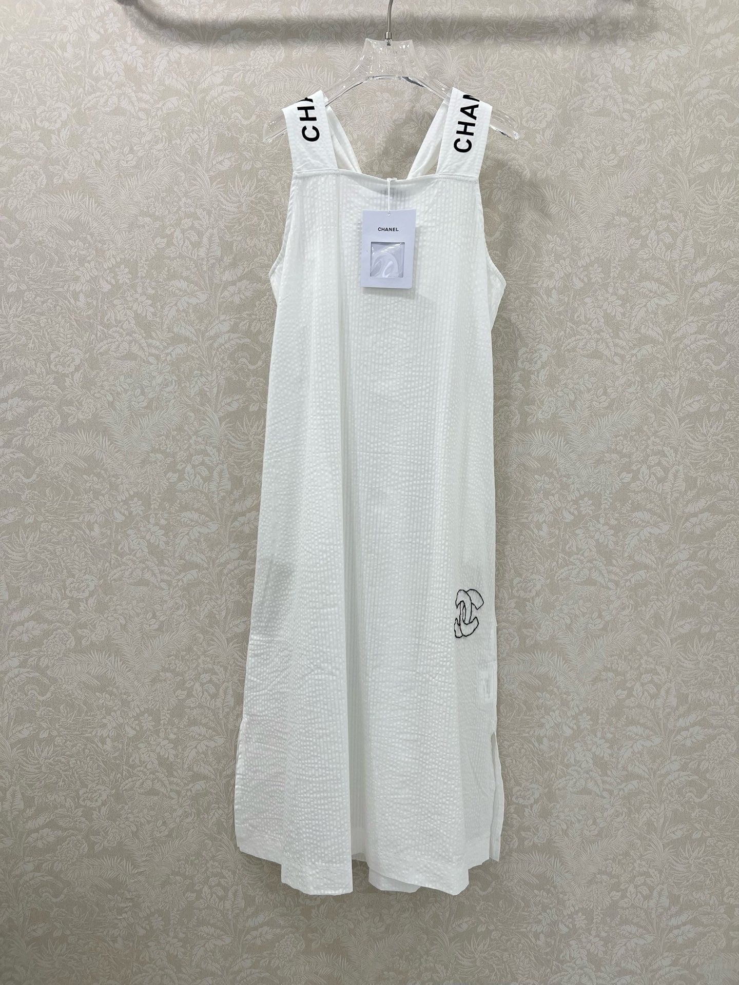 25 new vintage dresses