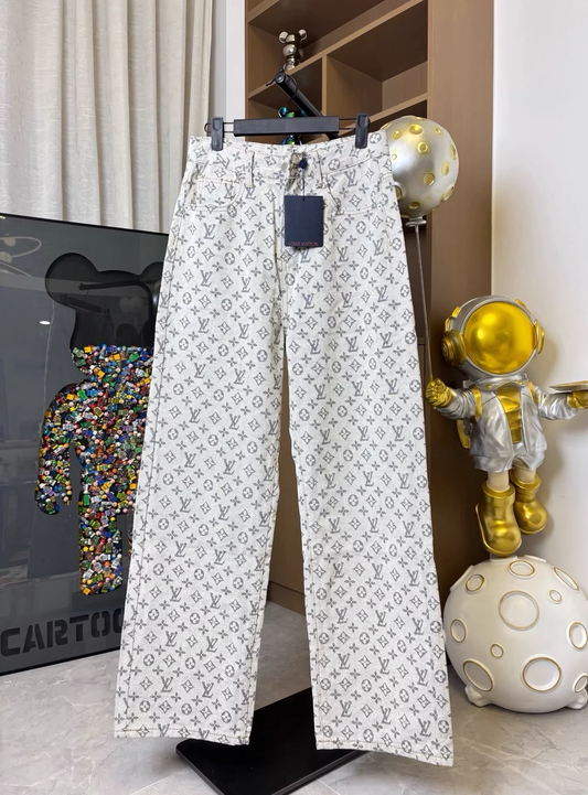 New early autumn straight jeans with printed monogram logo