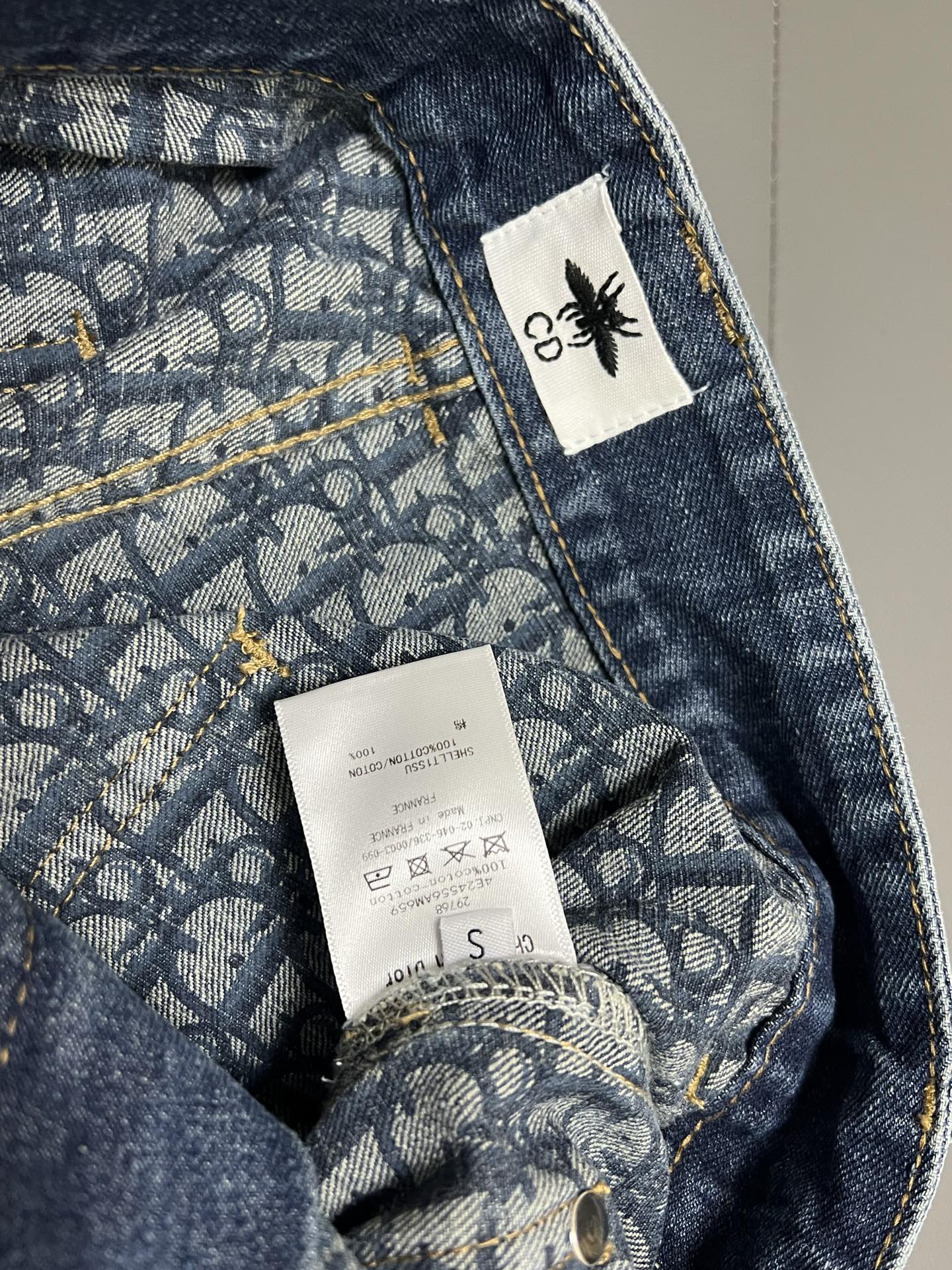 Gradient print rolled hem denim shorts