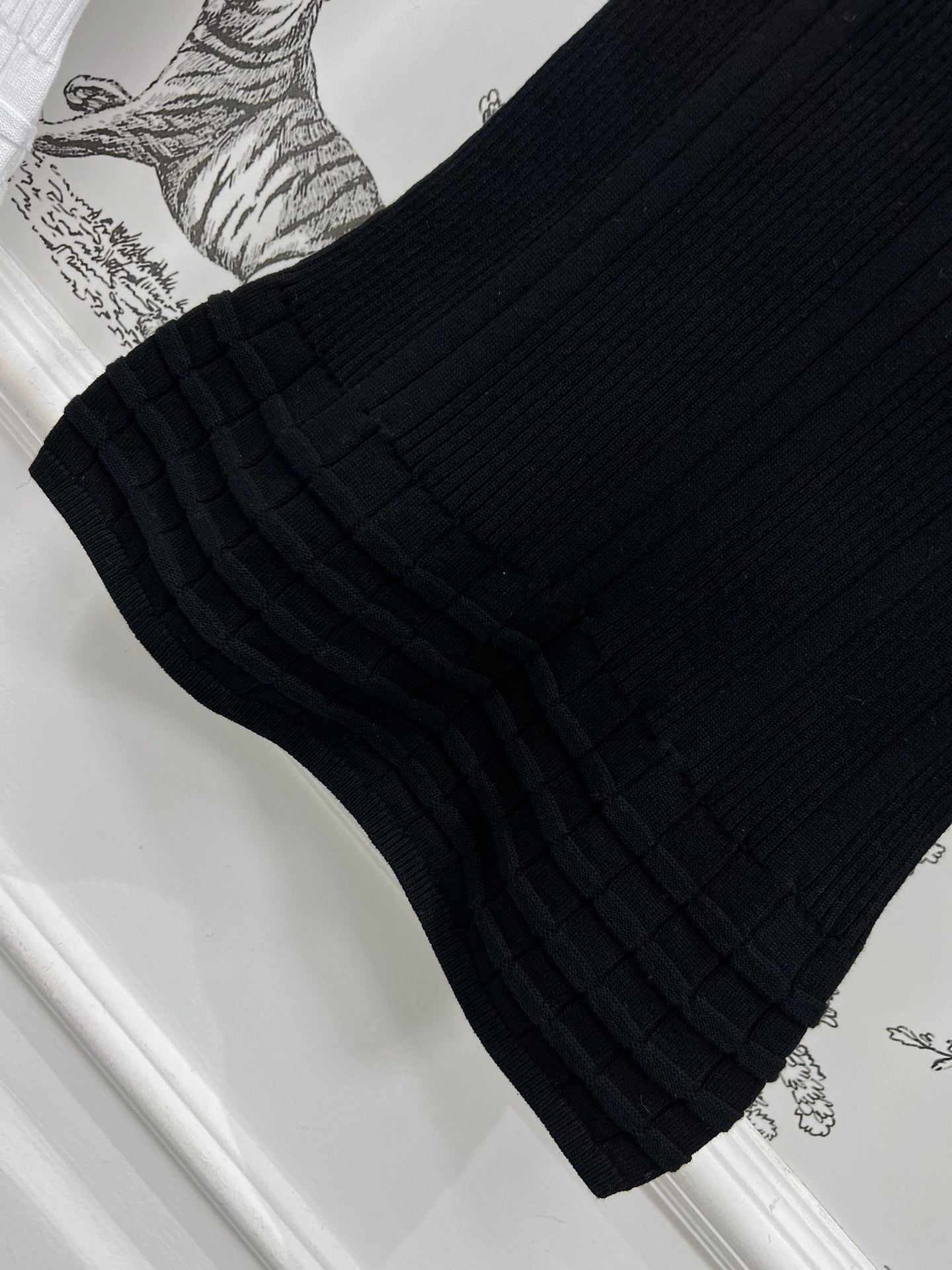 logo-embellished knitted vest