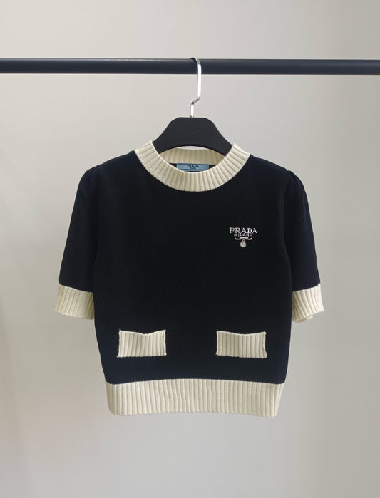 Classic lantern sleeves logo embroidered cotton top