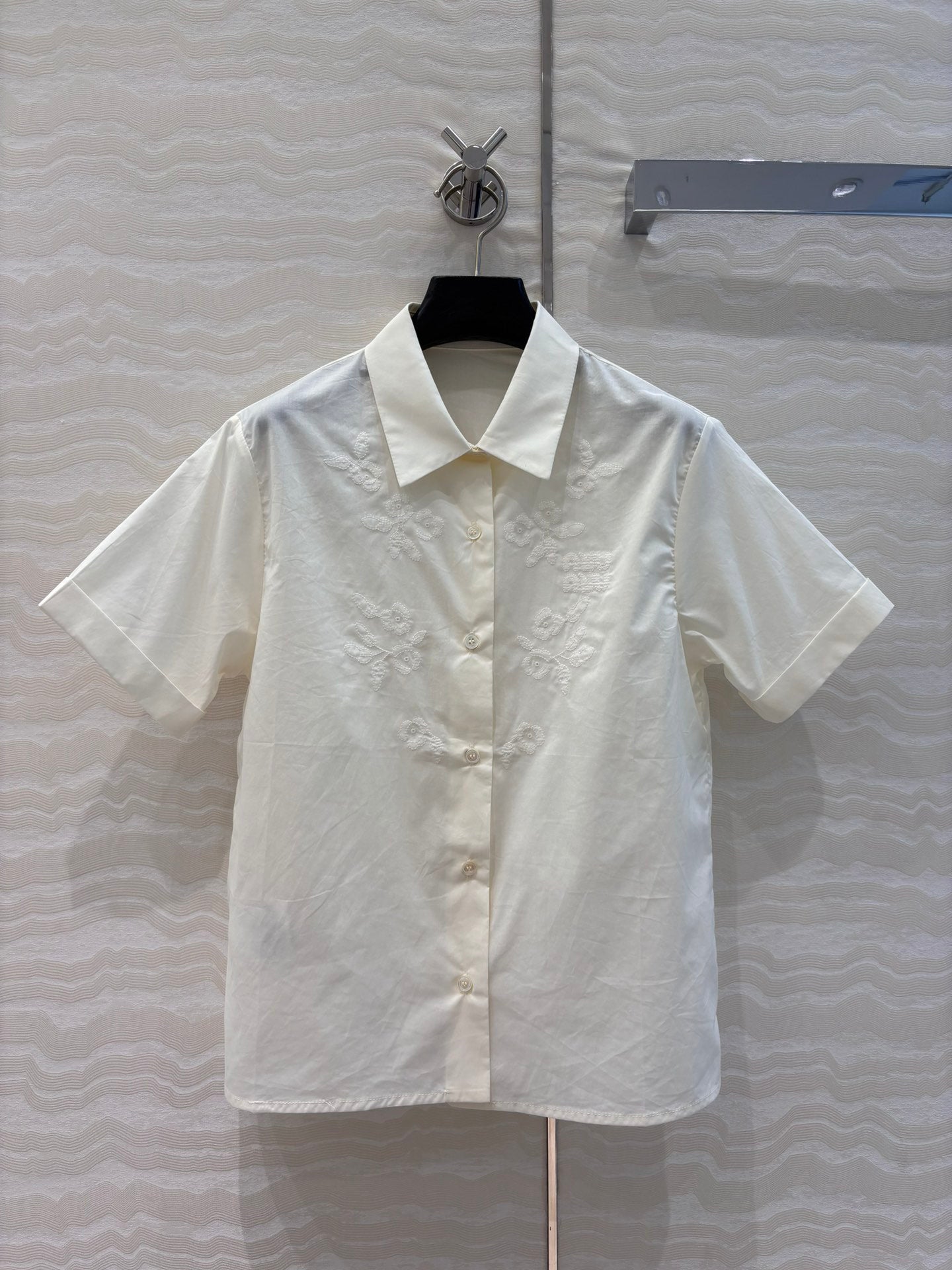 Intellectual Molecular College Style Positioning Embroidered Small Flower Shirt