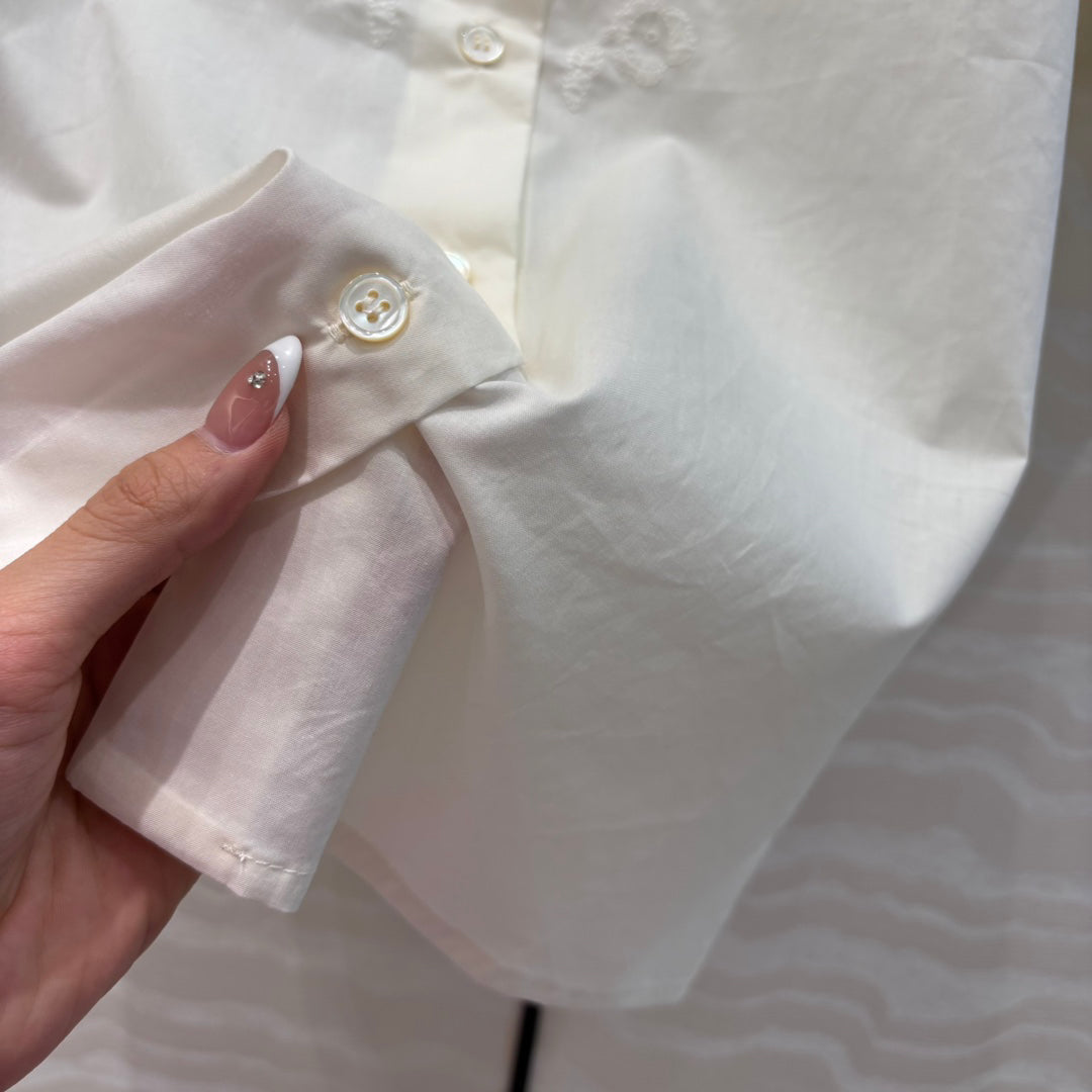 Intellectual Molecular College Style Positioning Embroidered Small Flower Shirt