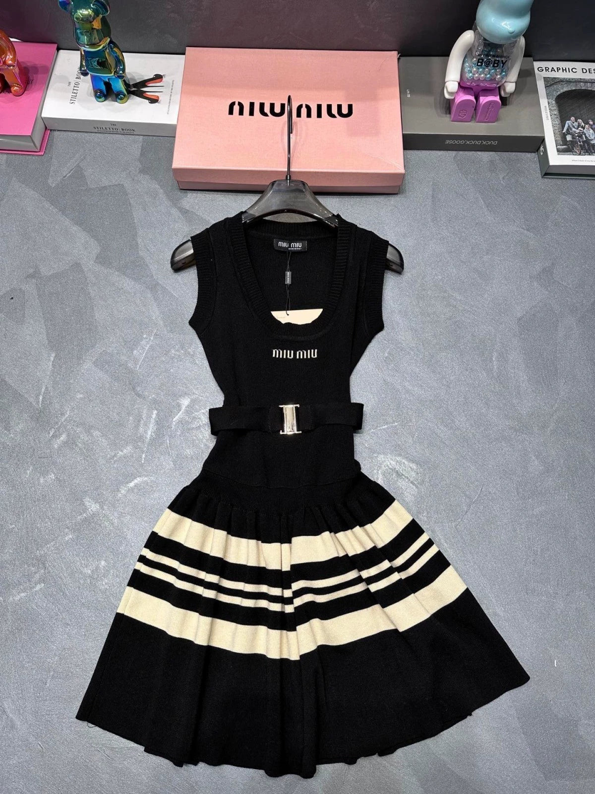 25 Summer new letter logo jacquard knitted vest dress with belt