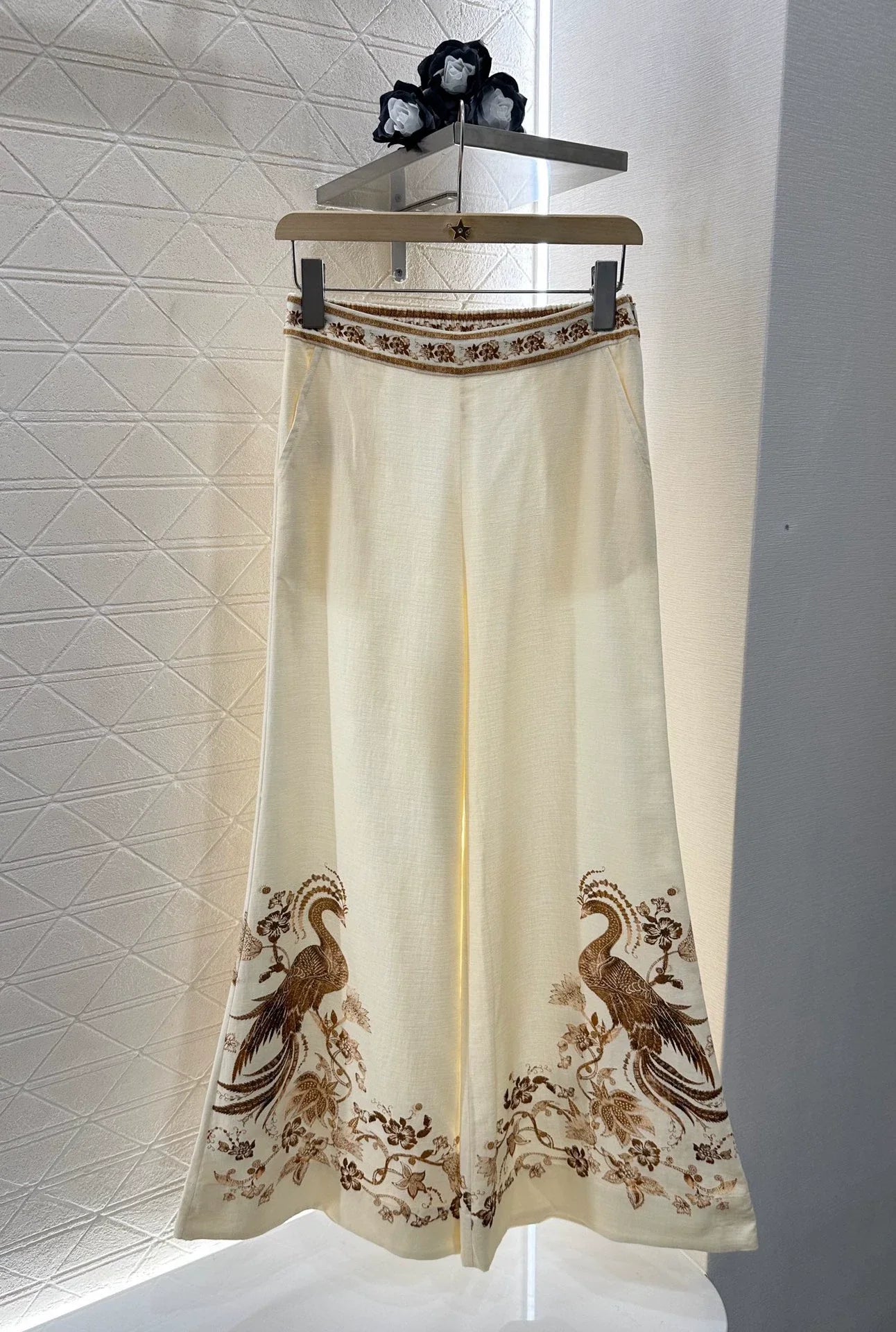Z 25 New Hooded Silhouette Top and Pants Set