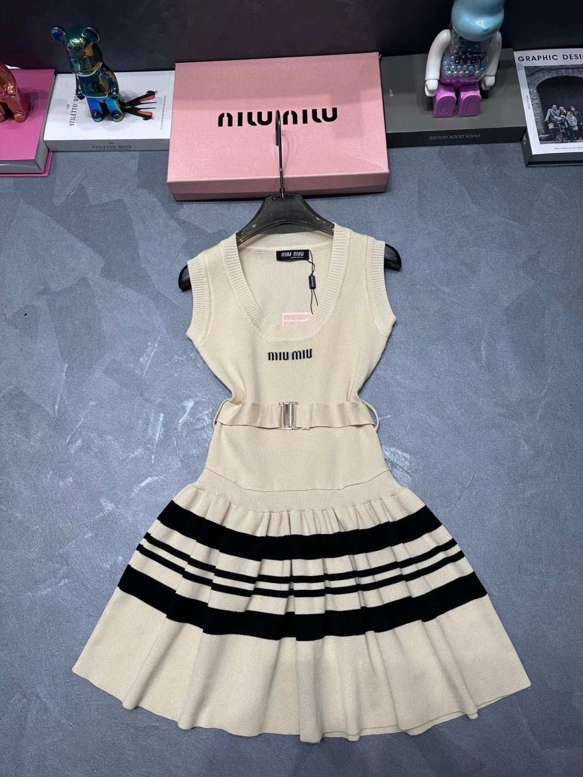 25 Summer new letter logo jacquard knitted vest dress with belt