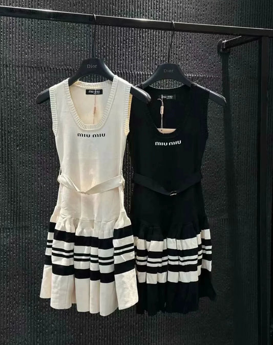 25 Summer new letter logo jacquard knitted vest dress with belt