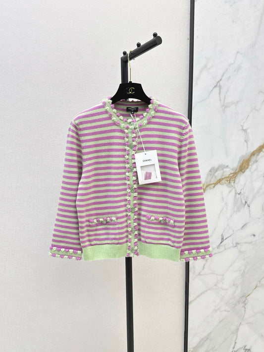 25 Striped suit strapless+cardigan
