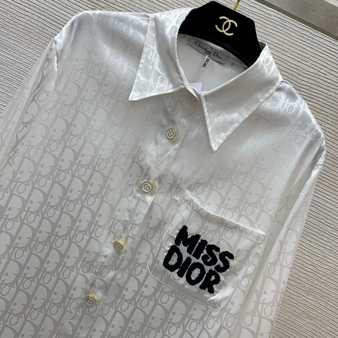 D 25  Lapel long sleeve shirt