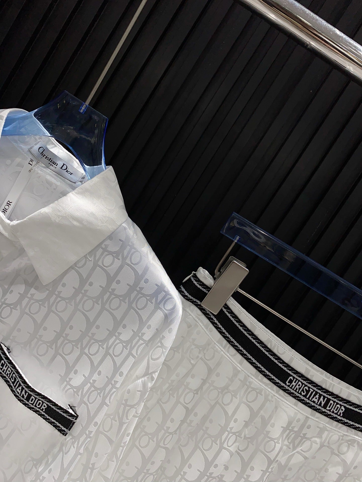 D 25 Silver silk acetate suit