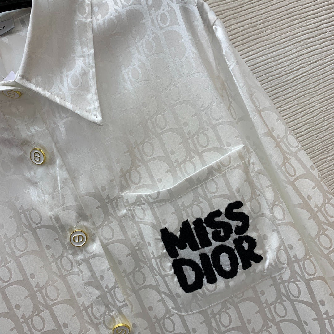 D 25  Lapel long sleeve shirt